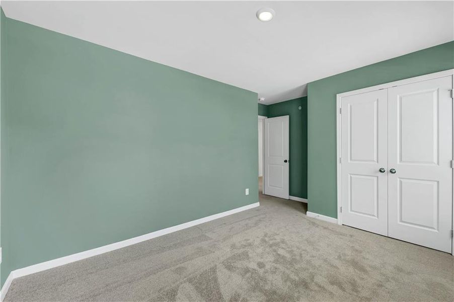 Spacious, unfurnished interior of a new home in Timber Ridge, Douglasville (Image 19).