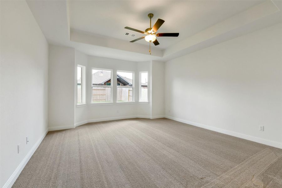 Spacious, unfurnished interior of a new home in , Conroe (Image 28).