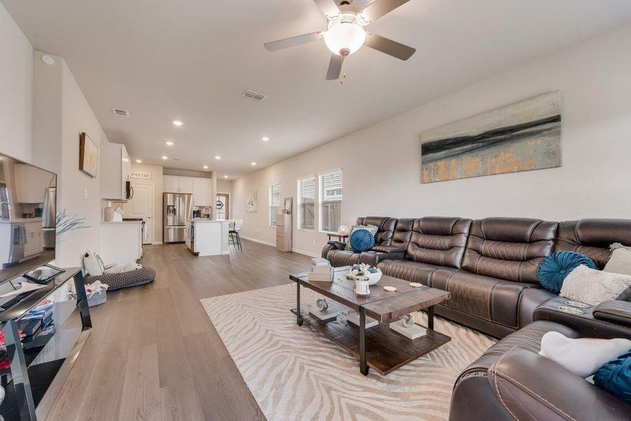Furnished interior view inside a new home in , Lavon (Image 9).