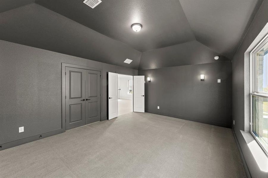 Spacious, unfurnished interior of a new home in Valencia on The Lake, Little Elm (Image 20).