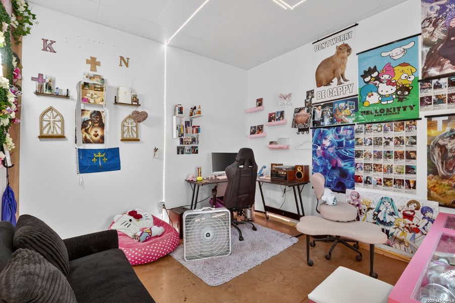 Image 33 of a home in .