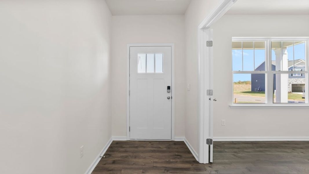 Spacious, unfurnished interior of a new home in Sage Grove, Lyman (Image 18).