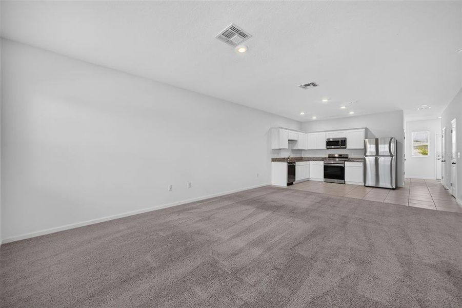 Spacious, unfurnished interior of a new home in , St. Cloud (Image 15).