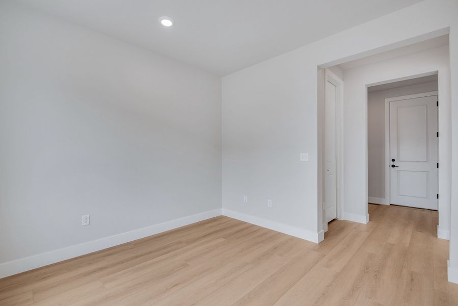 Spacious, unfurnished interior of a new home in The Aurora Highlands, Aurora (Image 49). Spacious, unfurnished interior of a new home in The Aurora Highlands, Aurora (Image 49).