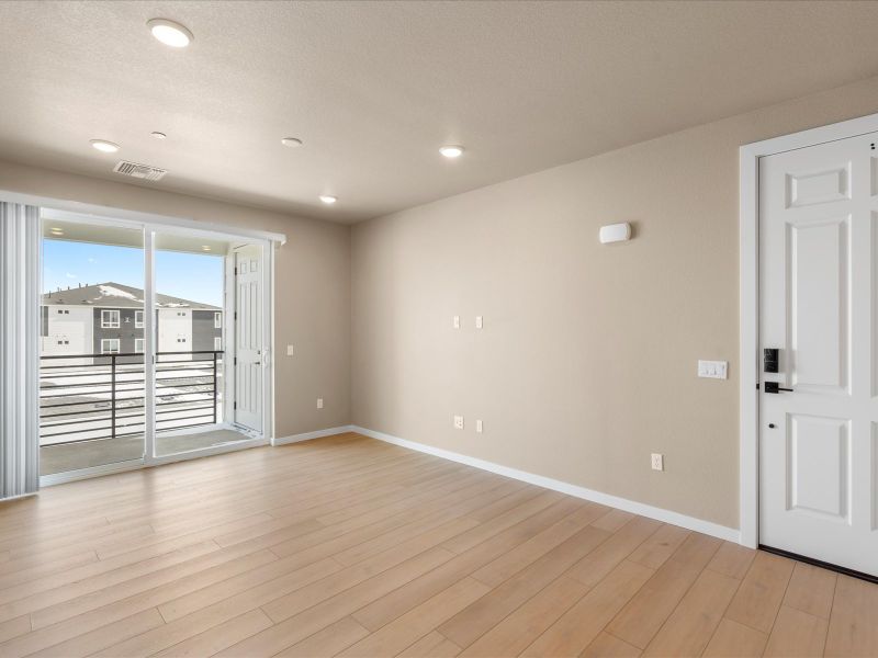 Spacious, unfurnished interior of a new home in Gateway Commons, Denver (Image 16).