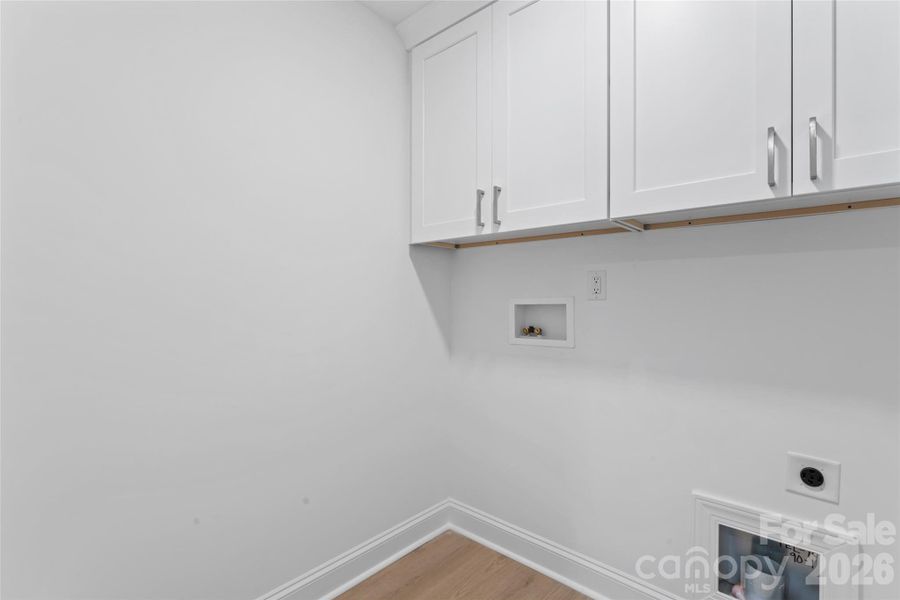 Spacious, unfurnished interior of a new home in , Harrisburg (Image 26).