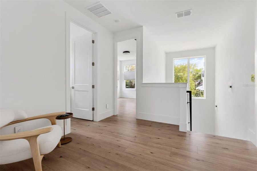 Spacious, unfurnished interior of a new home in , Winter Park (Image 23).