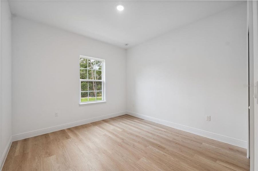 Spacious, unfurnished interior of a new home in , Ocala (Image 15).