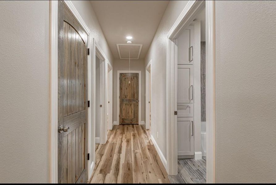 Spacious, unfurnished interior of a new home in , Groveton (Image 25).