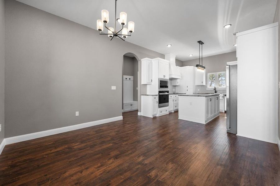 Spacious, unfurnished interior of a new home in , Grandview (Image 31).