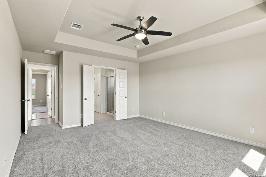 Spacious, unfurnished interior of a new home in , Poteet (Image 34).