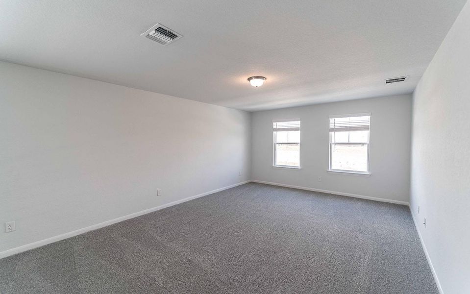 Spacious, unfurnished interior of a new home in Swenson Heights, Seguin (Image 10).