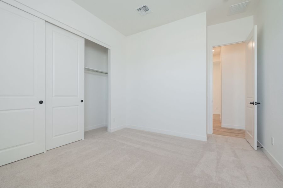 Spacious, unfurnished interior of a new home in Abel Ranch, Goodyear (Image 17).