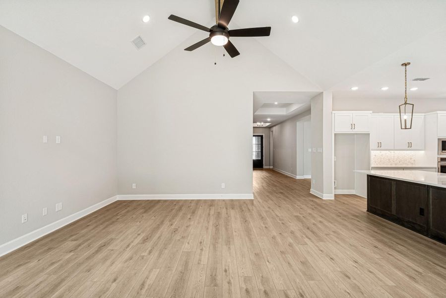 Spacious, unfurnished interior of a new home in ARTAVIA 65' Homesites, Conroe (Image 29).