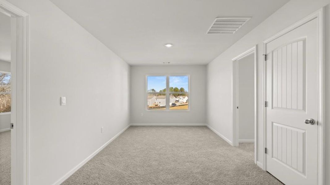 Spacious, unfurnished interior of a new home in Braselton Village, Braselton (Image 20).