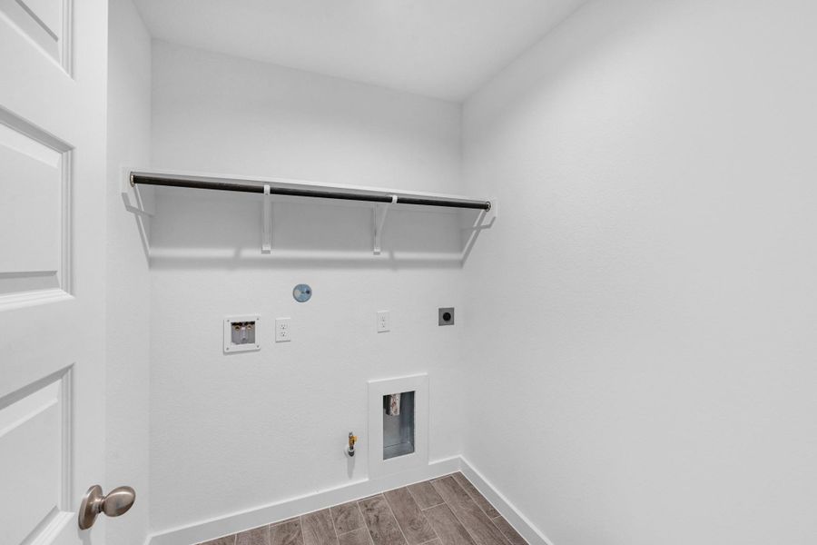 Spacious, unfurnished interior of a new home in Briarwood Crossing, Rosenberg (Image 22).