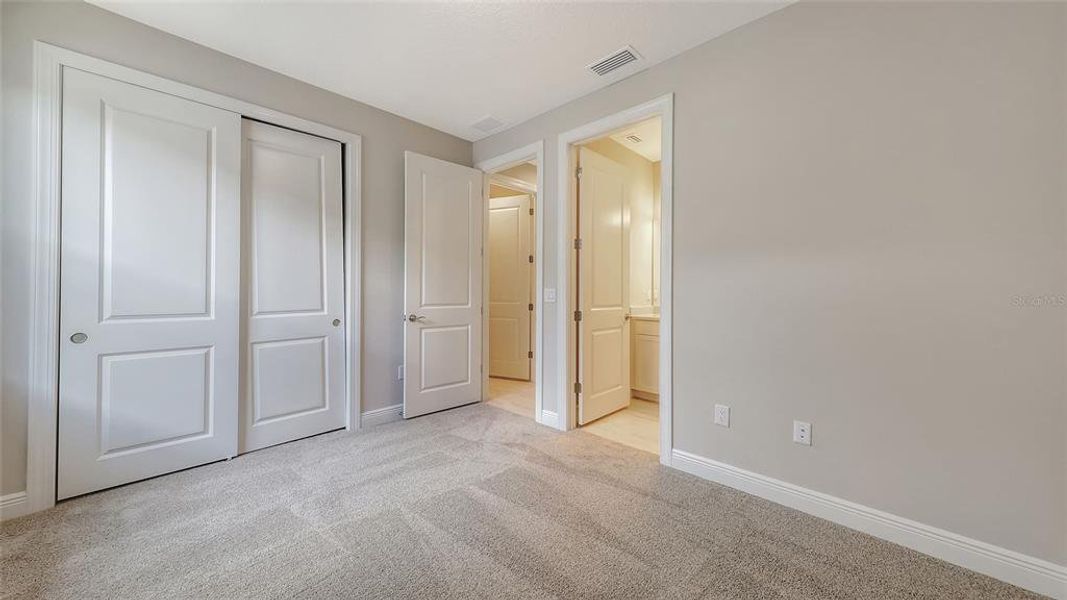 Spacious, unfurnished interior of a new home in Woodland Preserve, Parrish (Image 34).