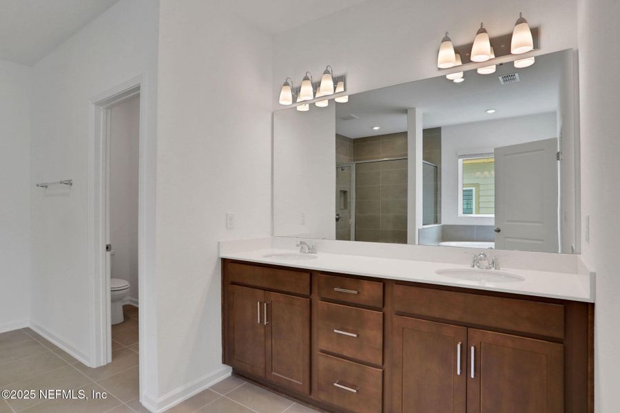 Furnished interior view inside a new home in Jennings Farm, Middleburg (Image 10).