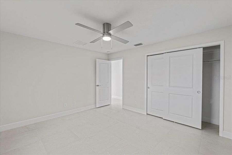 Spacious, unfurnished interior of a new home in , Englewood (Image 14).