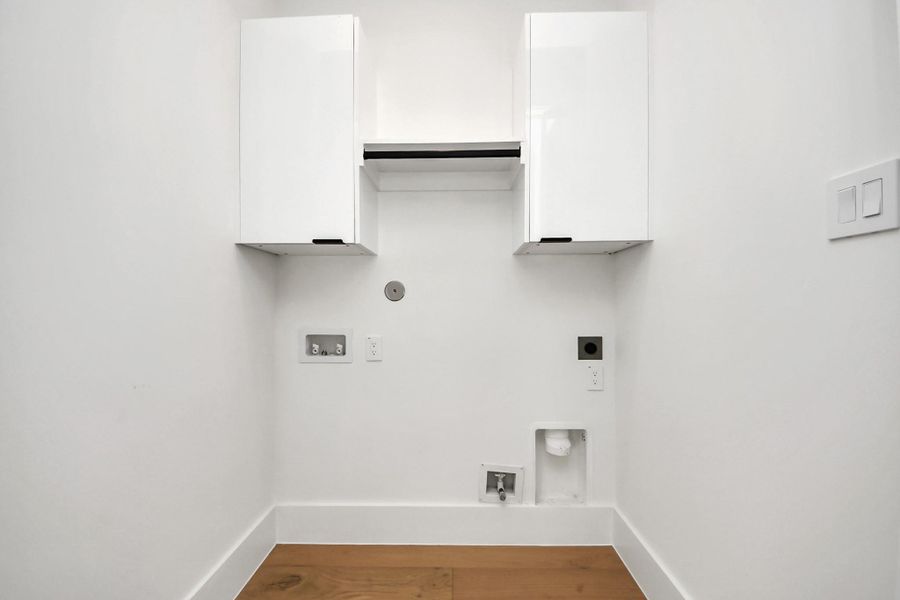 Spacious, unfurnished interior of a new home in , Stafford (Image 27).