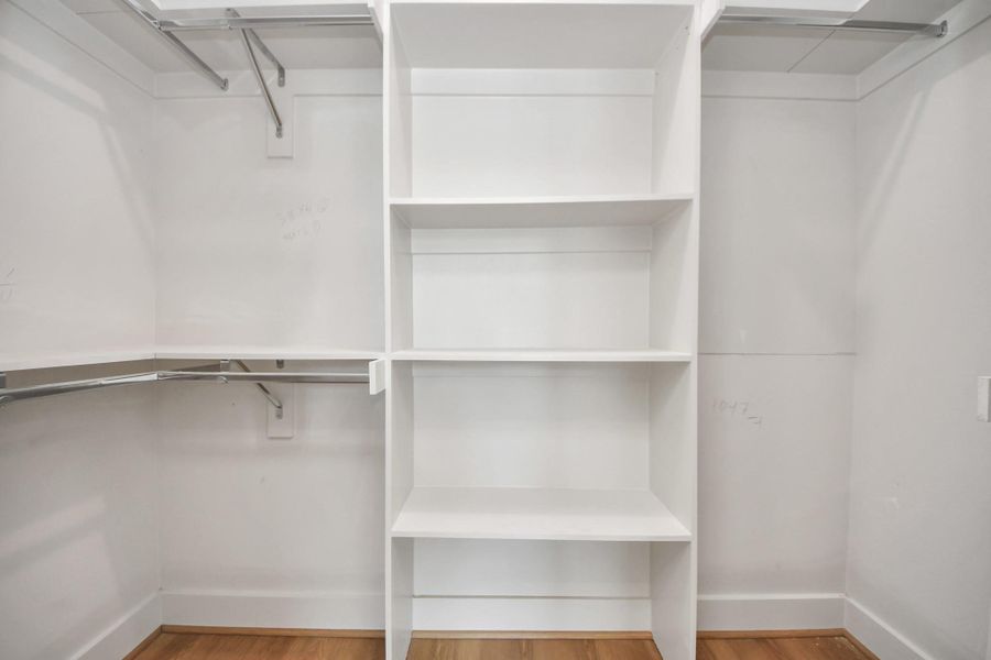 Furnished interior view inside a new home in Alicante, Houston (Image 10).