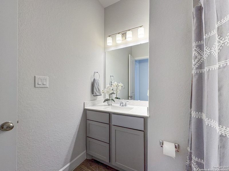 Furnished interior view inside a new home in Cibolo Canyons 50', San Antonio (Image 26). Furnished interior view inside a new home in Cibolo Canyons 50', San Antonio (Image 26).