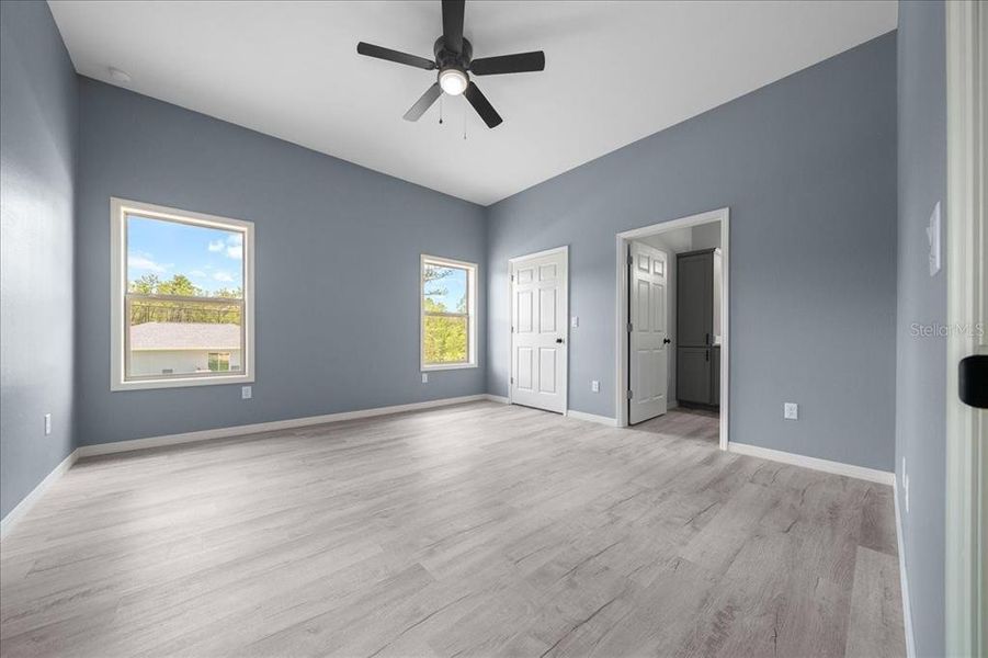 Spacious, unfurnished interior of a new home in , Ocala (Image 20).