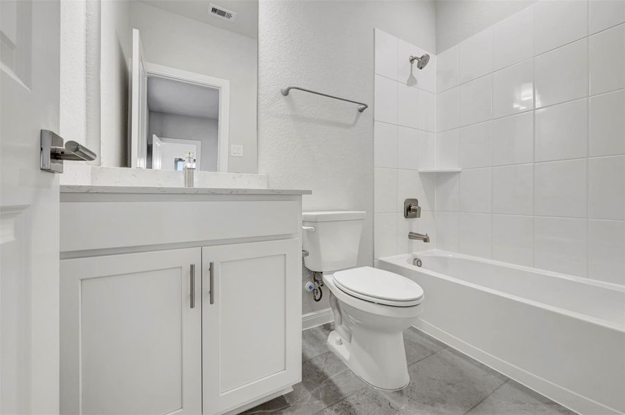 Furnished interior view inside a new home in The Grand Prairie 50’, Hockley (Image 13).