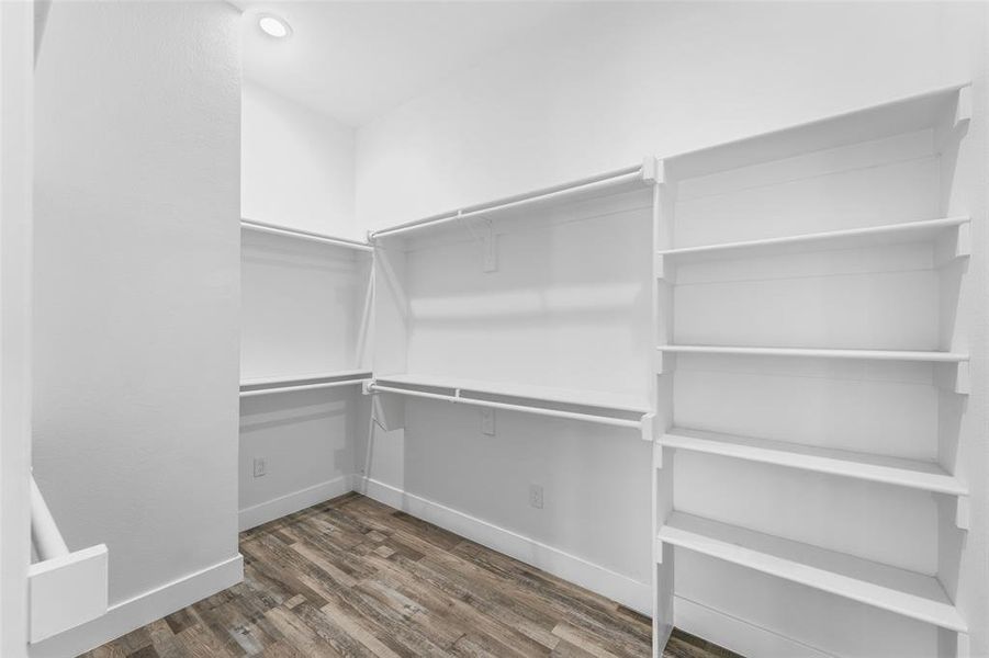 Level 1 - Bedroom/Office Closet