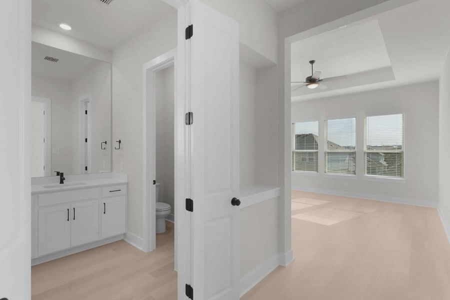 Spacious, unfurnished interior of a new home in Berry Creek Highlands, Georgetown (Image 17).