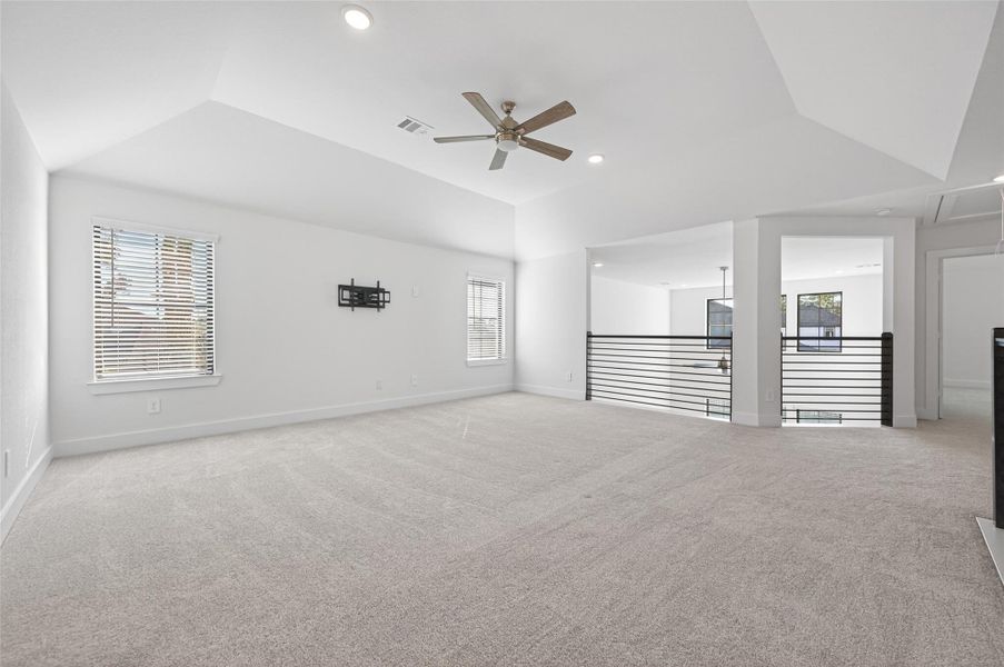 Spacious, unfurnished interior of a new home in Sorella, Tomball (Image 39).