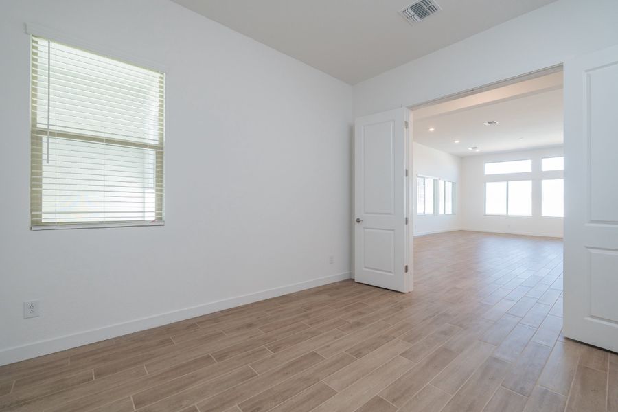 Spacious, unfurnished interior of a new home in Abel Ranch, Goodyear (Image 12). Spacious, unfurnished interior of a new home in Abel Ranch, Goodyear (Image 12).
