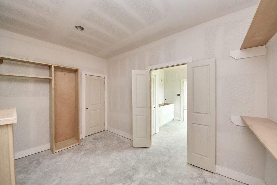 Spacious, unfurnished interior of a new home in , Houston (Image 18).