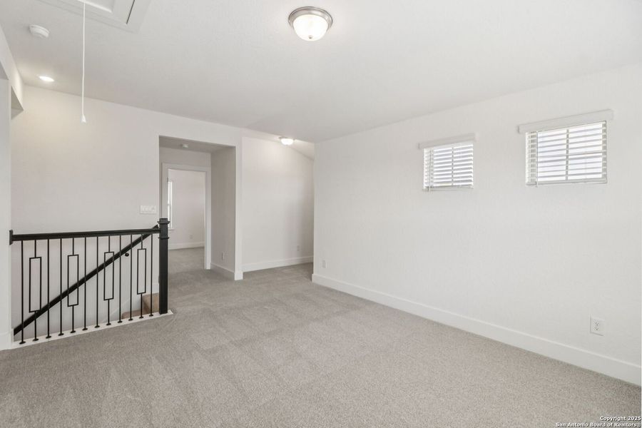 Spacious, unfurnished interior of a new home in Comanche Ridge, San Antonio (Image 29). Spacious, unfurnished interior of a new home in Comanche Ridge, San Antonio (Image 29).