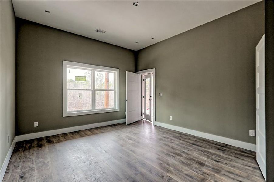 Spacious, unfurnished interior of a new home in , Talking Rock (Image 21).