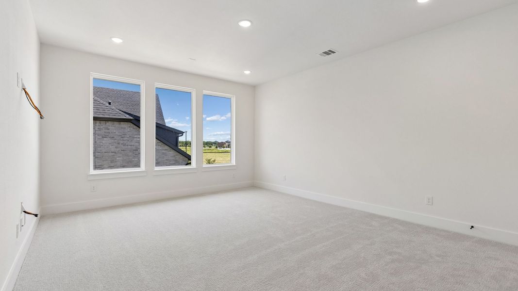 Representative unfurnished interior of a home built from the Custom by Southgate Homes in Prosper Ridge, Prosper (Image 19).