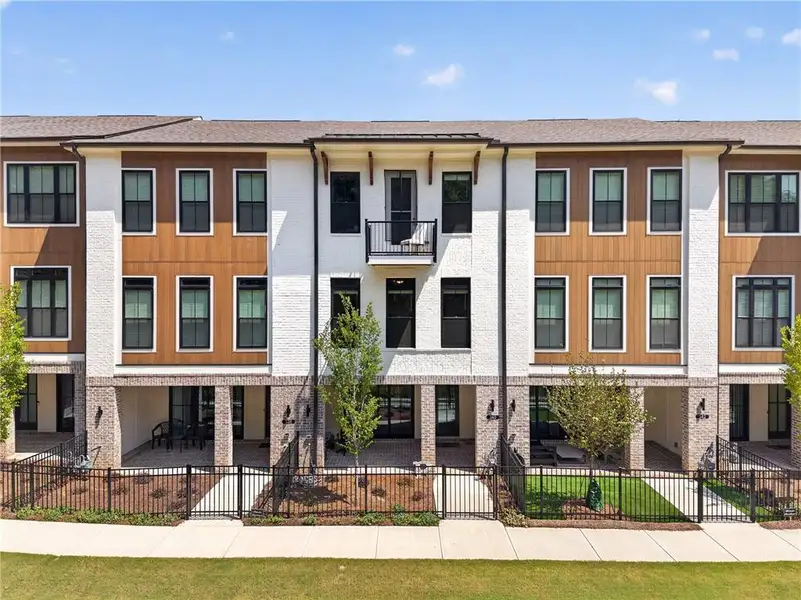 Condo located in Alpharetta, GA showcasing its design and architecture (Image 3). Condo located in Alpharetta, GA showcasing its design and architecture (Image 3).