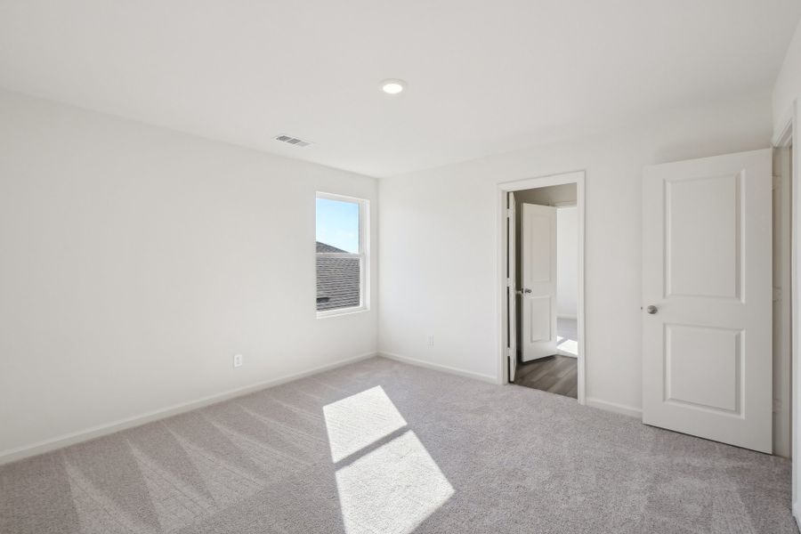 Representative unfurnished interior of a home built from the Eclipse by Starlight Homes in Kendall Grove, McDonough (Image 17).