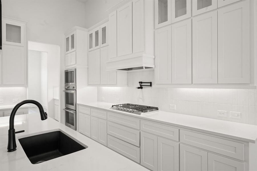 200 Broadmoor- Kitchen-5