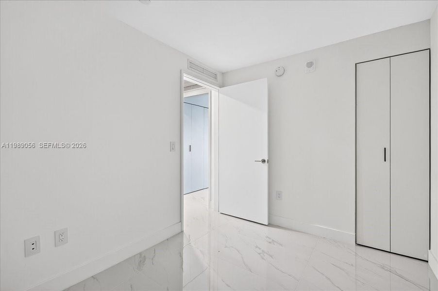 Spacious, unfurnished interior of a new home in , Miami (Image 31).