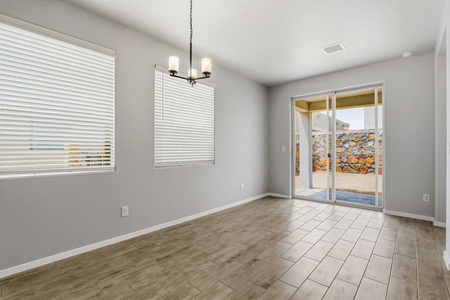 Spacious, unfurnished interior of a new home in Hillside Park, El Paso (Image 13).