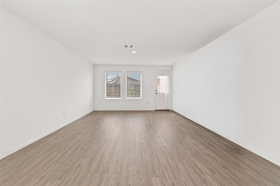 Spacious, unfurnished interior of a new home in Anniston, Katy (Image 34).