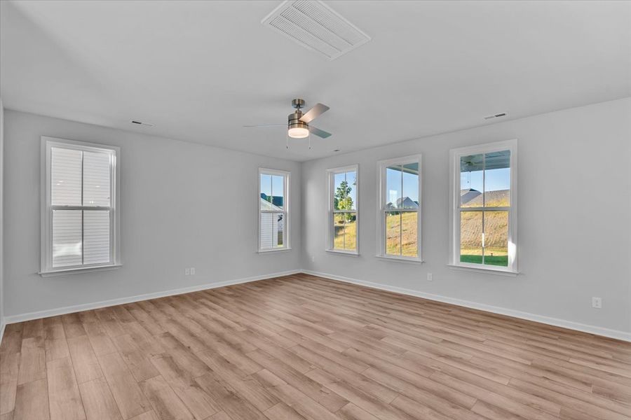 Spacious, unfurnished interior of a new home in Rogers Spring, Graham (Image 23).