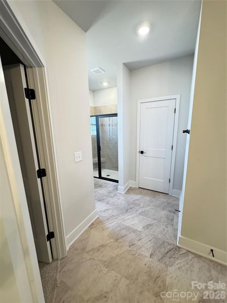 Spacious, unfurnished interior of a new home in Kerns Ridge, Salisbury (Image 28).