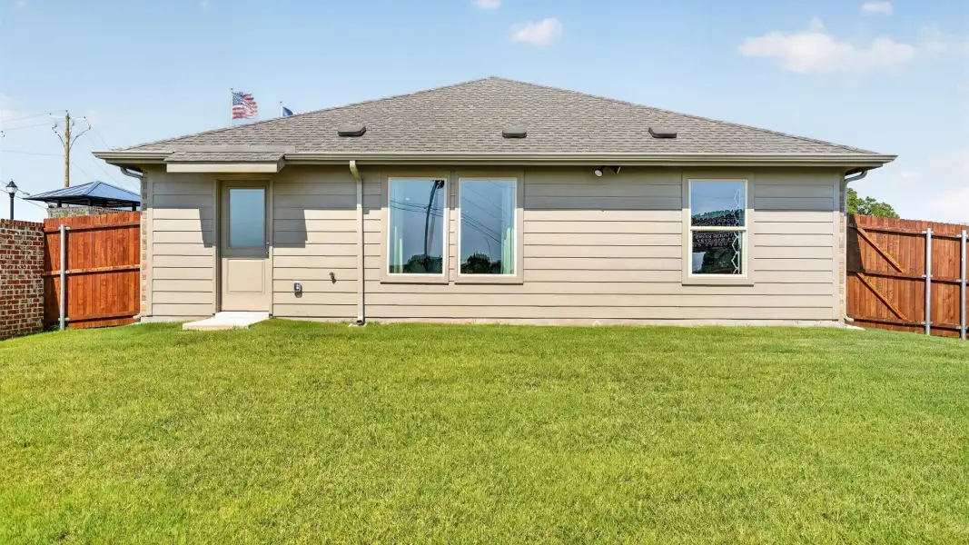 Exterior details and patio area of a home in Blackbird Estates, Mineral Wells (Image 2).
