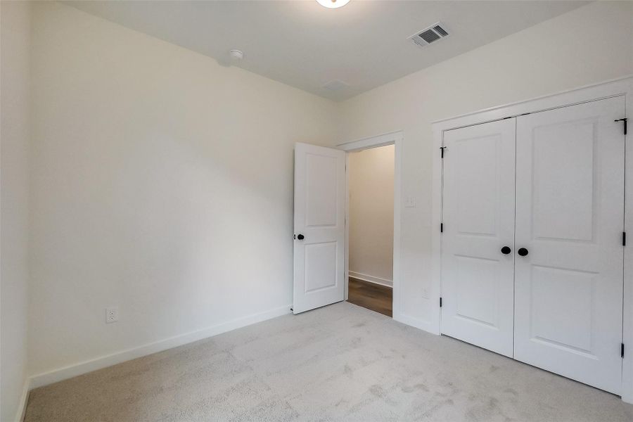 Spacious, unfurnished interior of a new home in Aldeana, Bonney (Image 26).