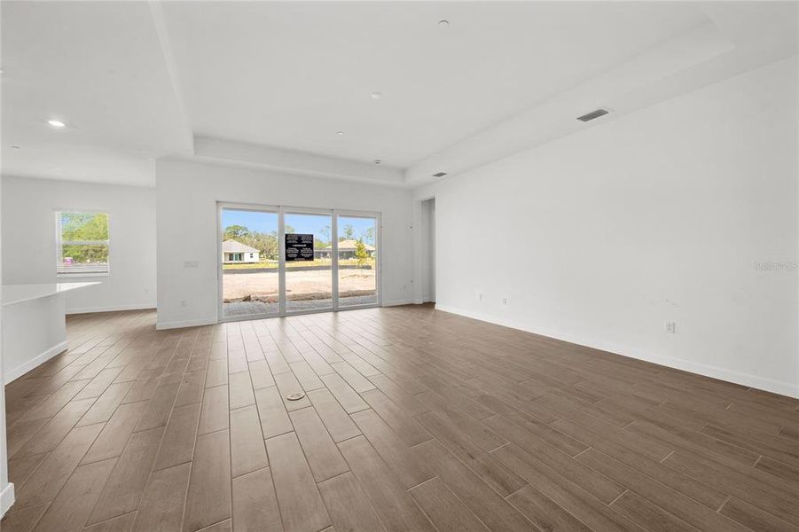 Spacious, unfurnished interior of a new home in Calusa Country Club, Lakewood Ranch (Image 30).