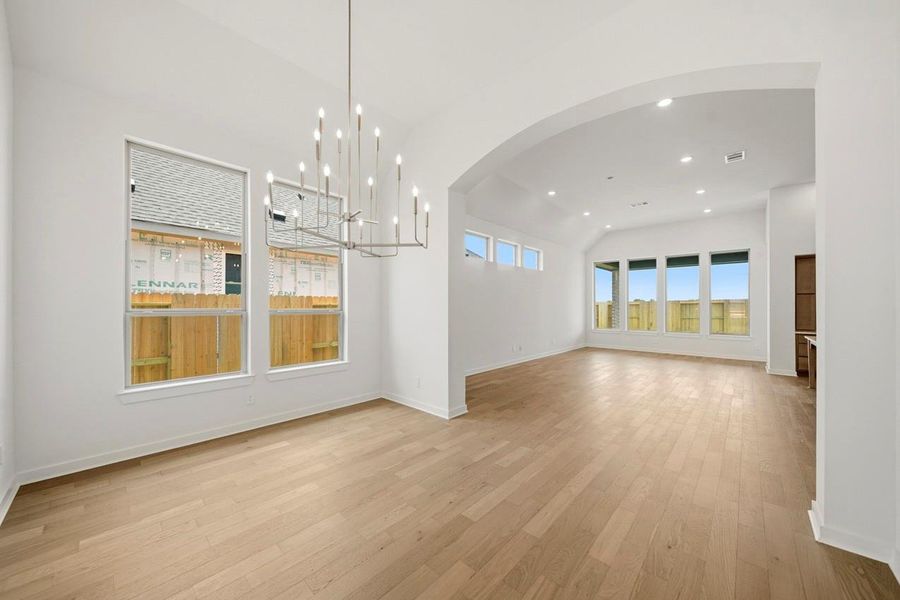 Spacious, unfurnished interior of a new home in Cross Creek West, Fulshear (Image 16). Spacious, unfurnished interior of a new home in Cross Creek West, Fulshear (Image 16).