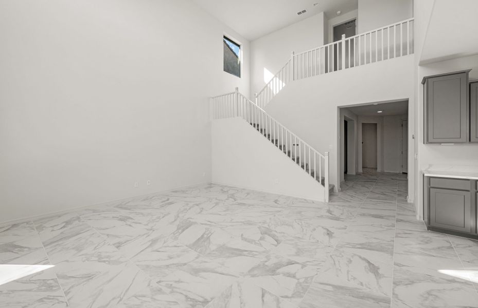 Spacious, unfurnished interior of a new home in Allen Ranches, Litchfield Park (Image 22).