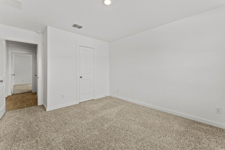 Spacious, unfurnished interior of a new home in Sonoma Oaks, Fredericksburg (Image 12). Spacious, unfurnished interior of a new home in Sonoma Oaks, Fredericksburg (Image 12).